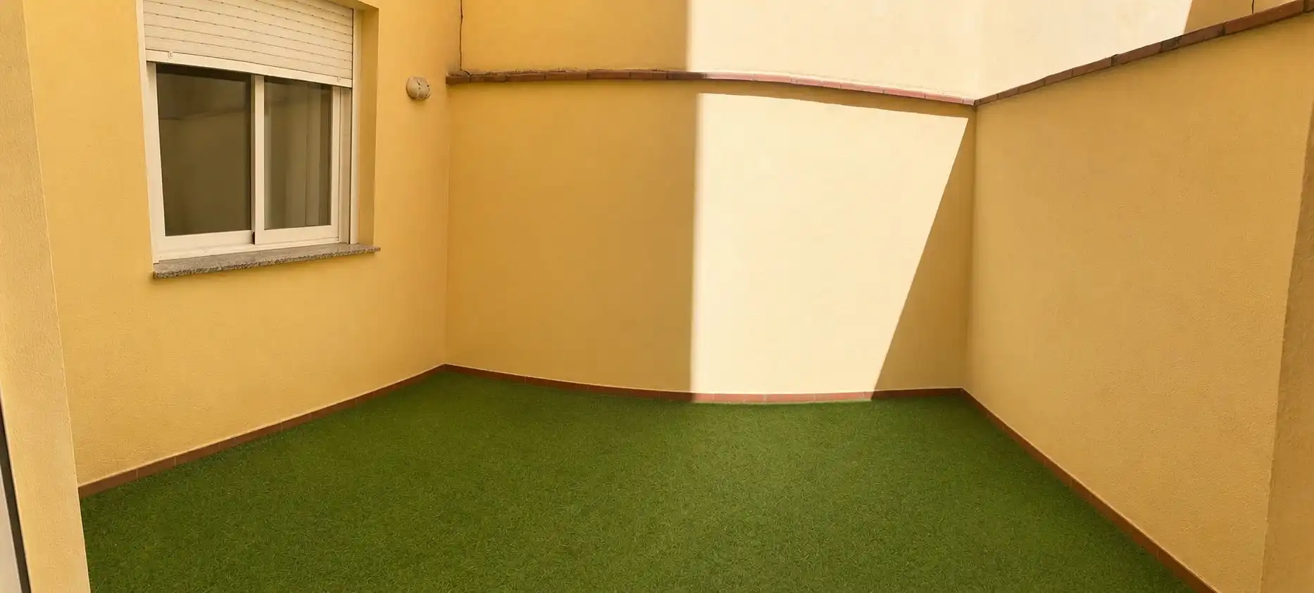 Piso en venta en Calle Rodríguez de la Fuente, 12, Aljomahima - Ermita Terraza de Piso en venta en Las Gabias con Aire acondicionado