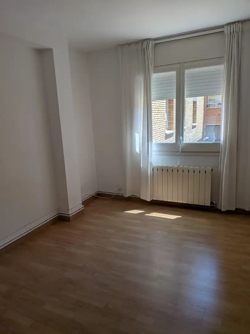 Piso de alquiler en Avinguda dels Quinze, 2, Vilapicina i la Torre Llobeta Habitación de Piso de alquiler en Barcelona con Calefacción, Parquet y Amueblado