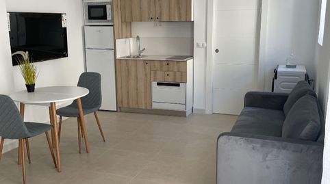 Estudi de lloguer a Calle Teniente Salvio Ravassa, 3, Carranque - Haza Cuevas, Málaga Capital - imatge 2 Foto 2 de Estudi de lloguer a Calle Teniente Salvio Ravassa, 3, Carranque - Haza Cuevas, Málaga Capital