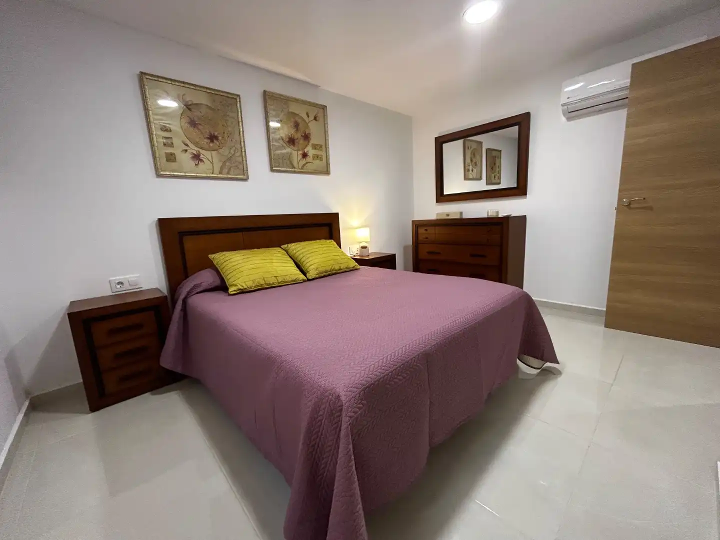 Schlafzimmer von Wohnungen zur Miete in Cartagena mit Klimaanlage und Terrasse
