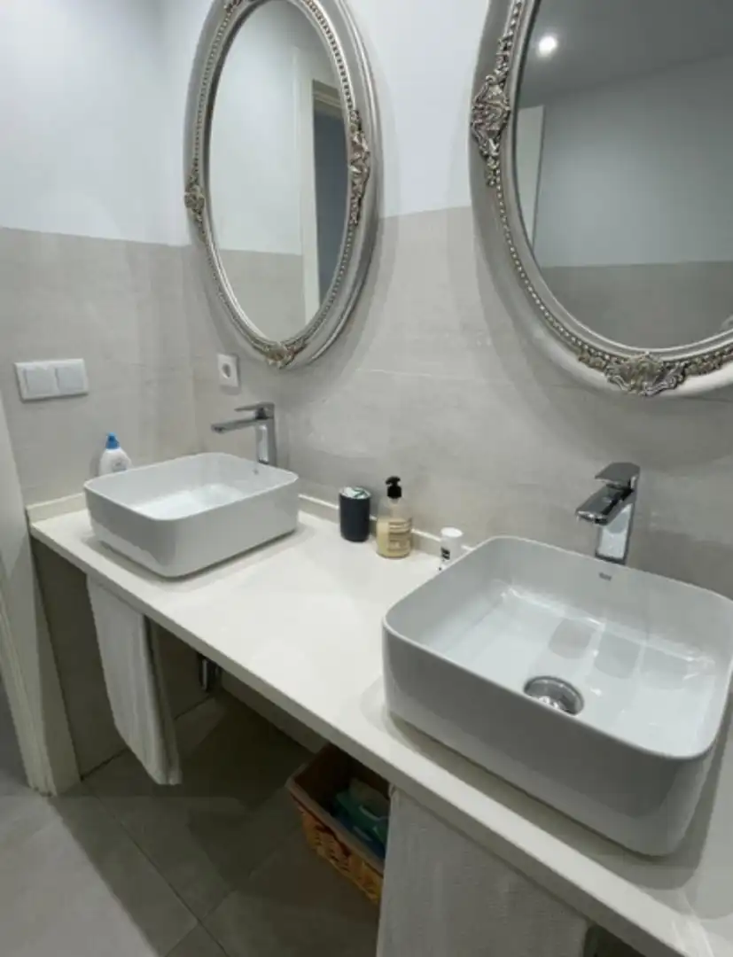 Bathroom of Flat for rent in Badalona