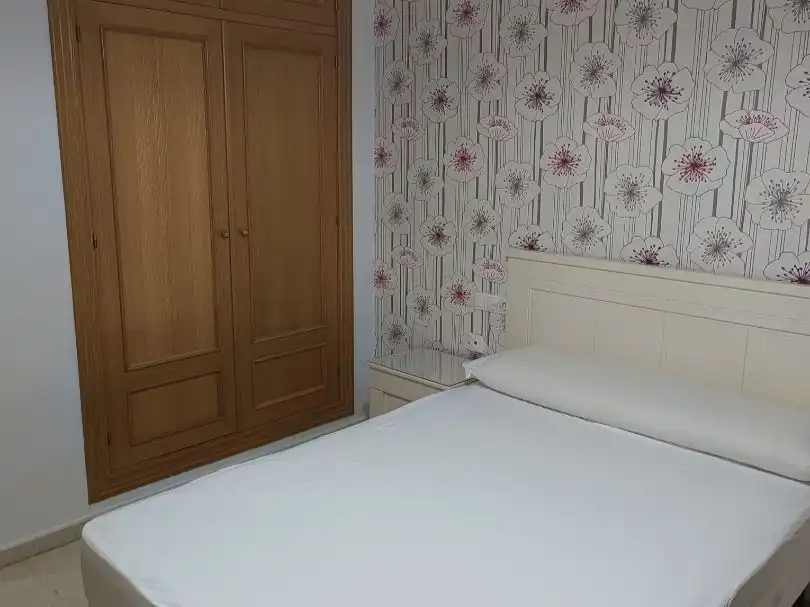 Piso de alquiler en Avenida Doctor Juan Reyes, 6, La Zarzuela - San José - Belén Habitación de Piso de alquiler en Linares con Aire acondicionado, Calefacción y Amueblado