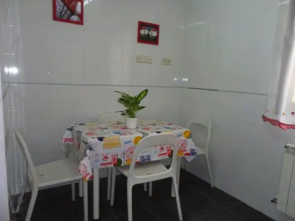 Piso de alquiler en Paseo de la Estación, 19, Estación Cocina de Piso de alquiler en Valdemoro con Aire acondicionado, Calefacción y Jardín privado