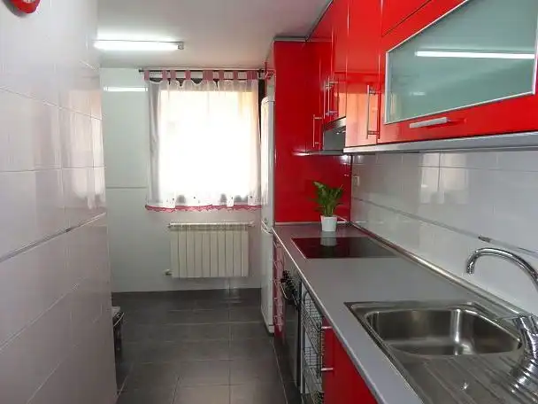 Piso de alquiler en Paseo de la Estación, 19, Estación Cocina de Piso de alquiler en Valdemoro con Aire acondicionado, Calefacción y Jardín privado
