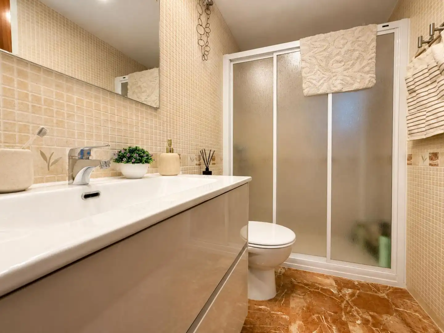 Flat for sale in Carrer de Josep Cavaller I Piris, 9, Ciutadella Bathroom of Flat for sale in Ciutadella de Menorca with Air Conditioner and Terrace