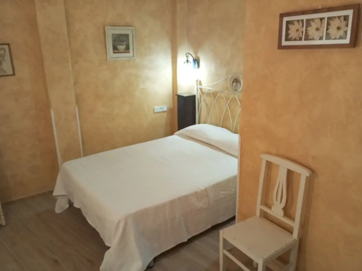 Apartament de lloguer a Calle Angosta, 2, Arenas de San Pedro Dormitori de Apartament de lloguer en Arenas de San Pedro amb Calefacció i Moblat