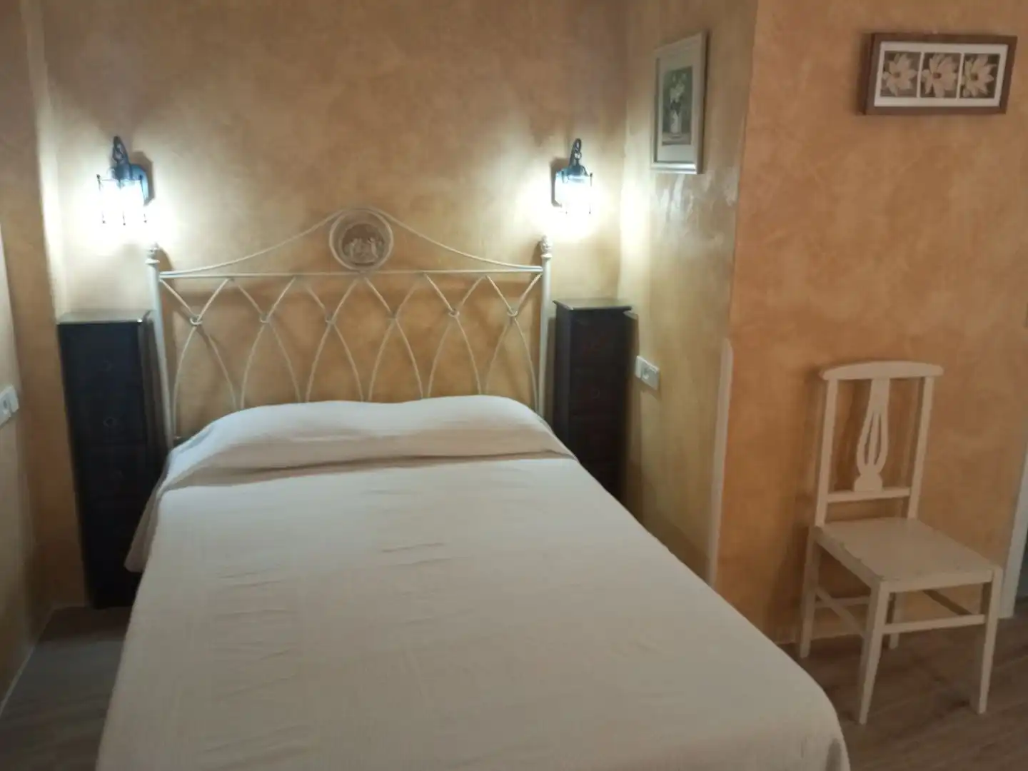 Apartament de lloguer a Calle Angosta, 2, Arenas de San Pedro Dormitori de Apartament de lloguer en Arenas de San Pedro amb Calefacció i Moblat