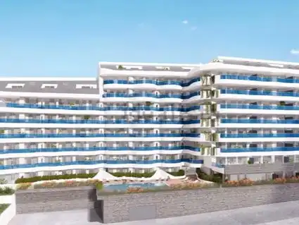Flat for sale in Calle Martínez Catena, 6, Puerto Deportivo Exterior view of Flat for sale in Fuengirola with Air Conditioner, Terrace and Swimming Pool