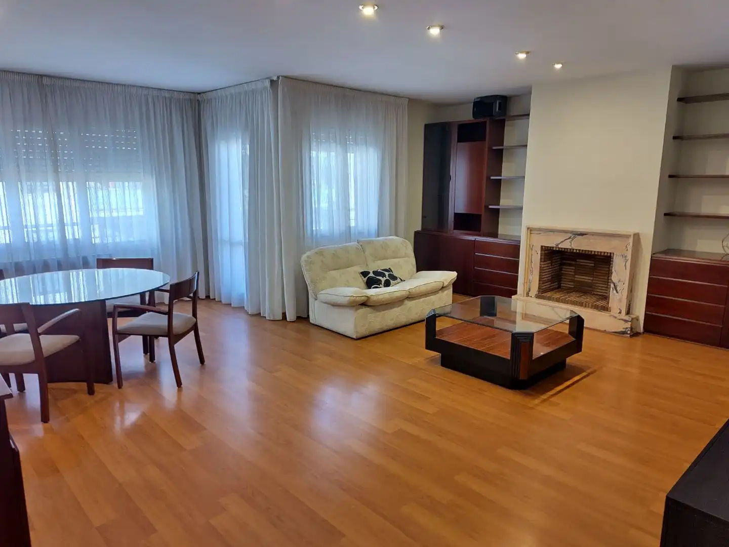 Sala de estar de Piso de alquiler en Lleida con Aire acondicionado, Parquet y Amueblado
