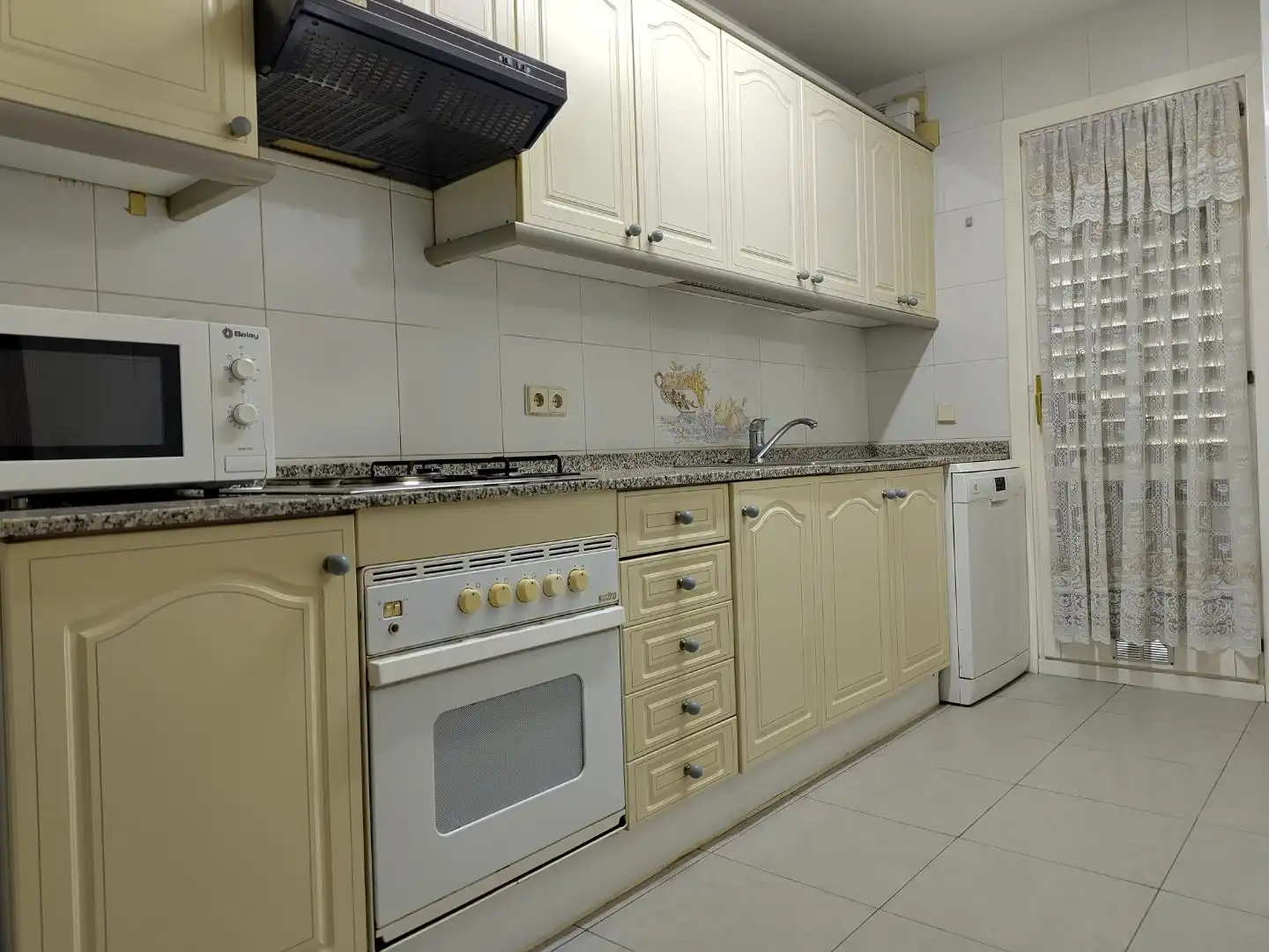 Cocina de Piso de alquiler en Lleida con Aire acondicionado, Parquet y Amueblado