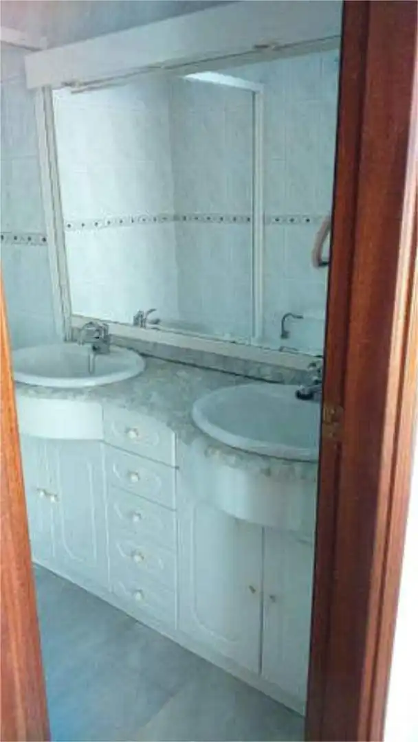 Flat for rent in Dehesilla de Calamón - Campomanes Bathroom of Flat for rent in Badajoz with Furnished