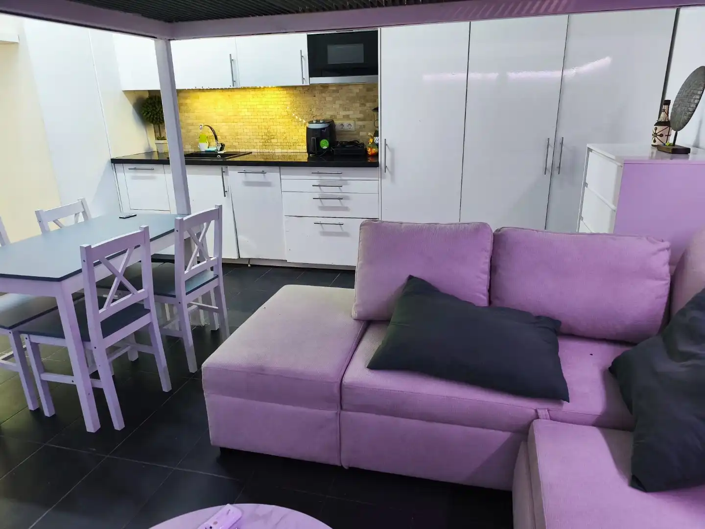 Cuina de Apartament de lloguer en Adeje amb Jardí privat, Moblat i TV