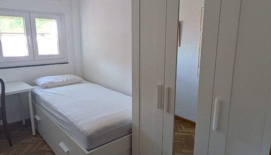 Room in Calle de San Marcelo, 22, Ventas, Madrid Capital - image 1 Photo 1 of Room in Calle de San Marcelo, 22, Ventas, Madrid Capital