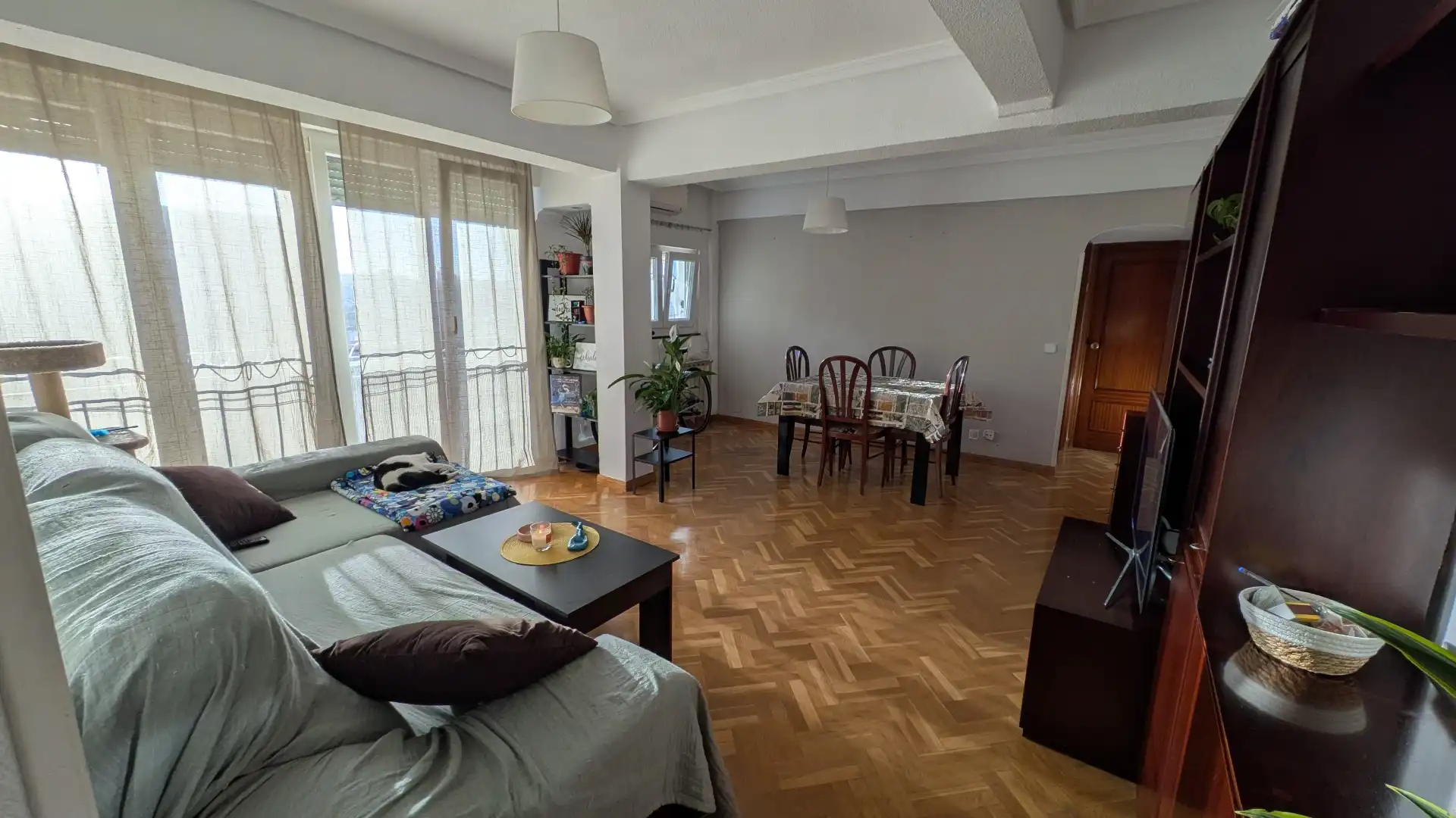 Room in Calle de San Marcelo, 22, Ventas Living room of Flat for share in Madrid with Air Conditioner, Heating and Parquet flooring