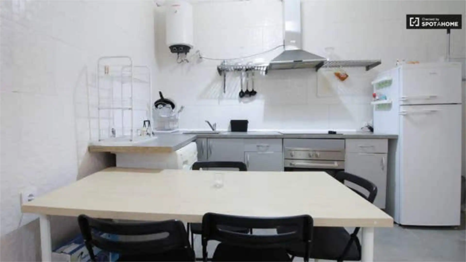 Study for rent in El Carmel Kitchen of Study for rent in Barcelona with Heating and Pets allowed