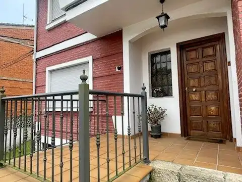 Casa adosada en venta en Calle Santo Ángel, 32, Villalegre - La Luz Casa adosada en venta en Calle Santo Ángel, 32, Villalegre - La Luz