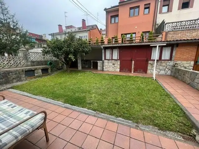 Casa adosada en venta en Calle Santo Ángel, 32, Villalegre - La Luz Casa adosada en venta en Calle Santo Ángel, 32, Villalegre - La Luz