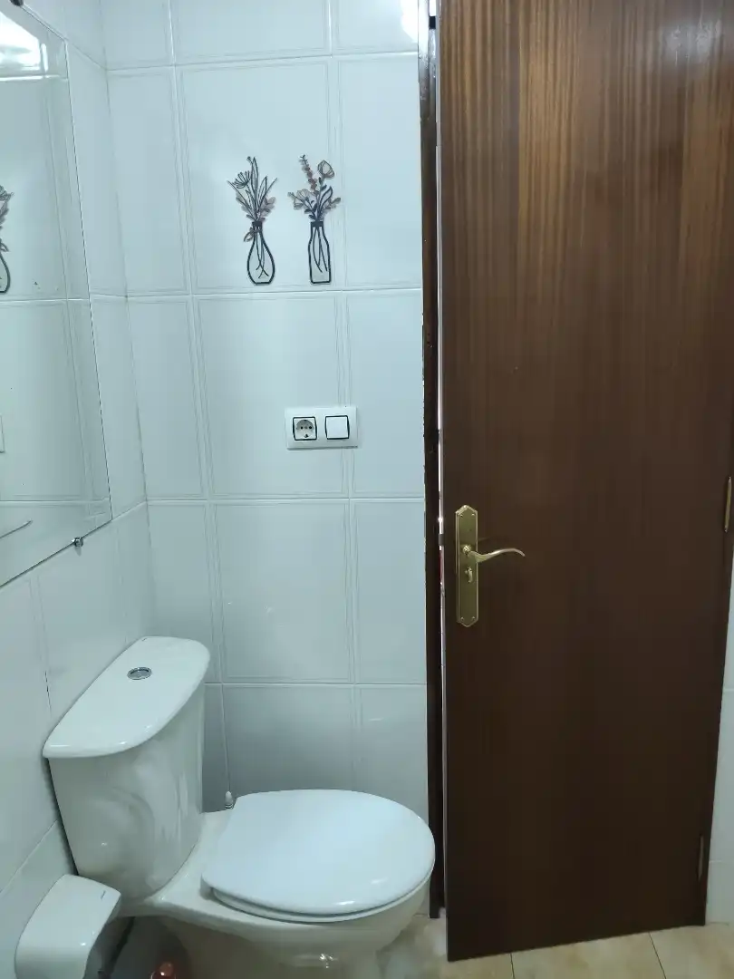 Room in Rúa do Conde de Torrecedeira, 19, Berbés - Peritos
