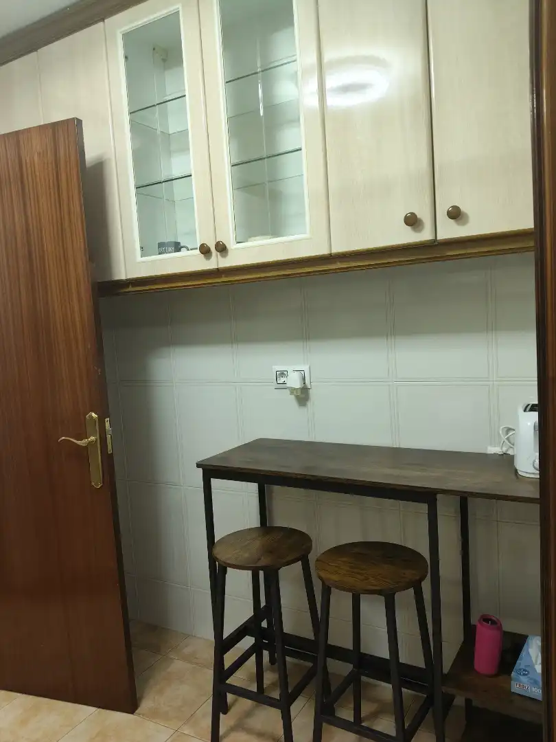Room in Rúa do Conde de Torrecedeira, 19, Berbés - Peritos