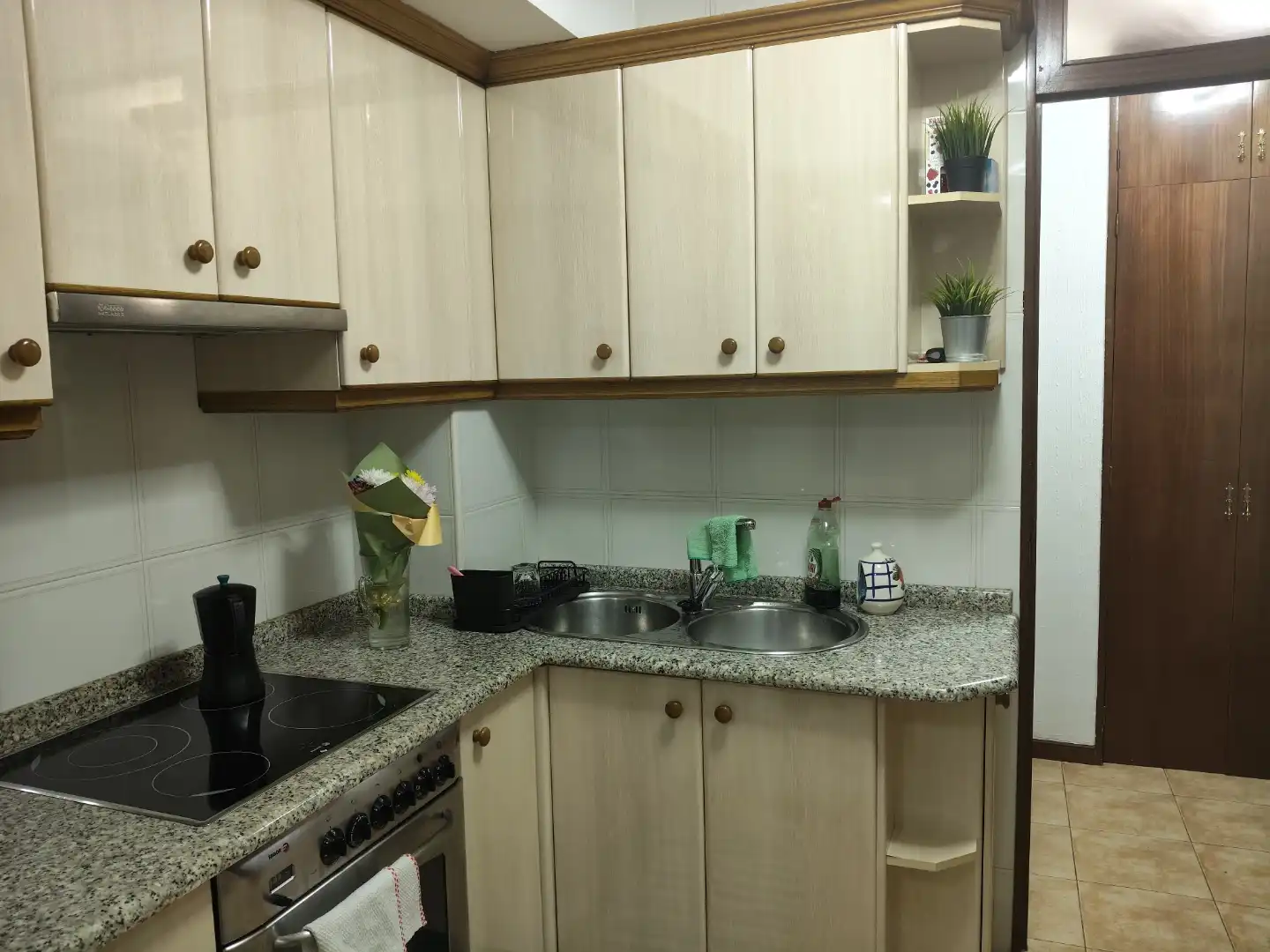 Room in Rúa do Conde de Torrecedeira, 19, Berbés - Peritos