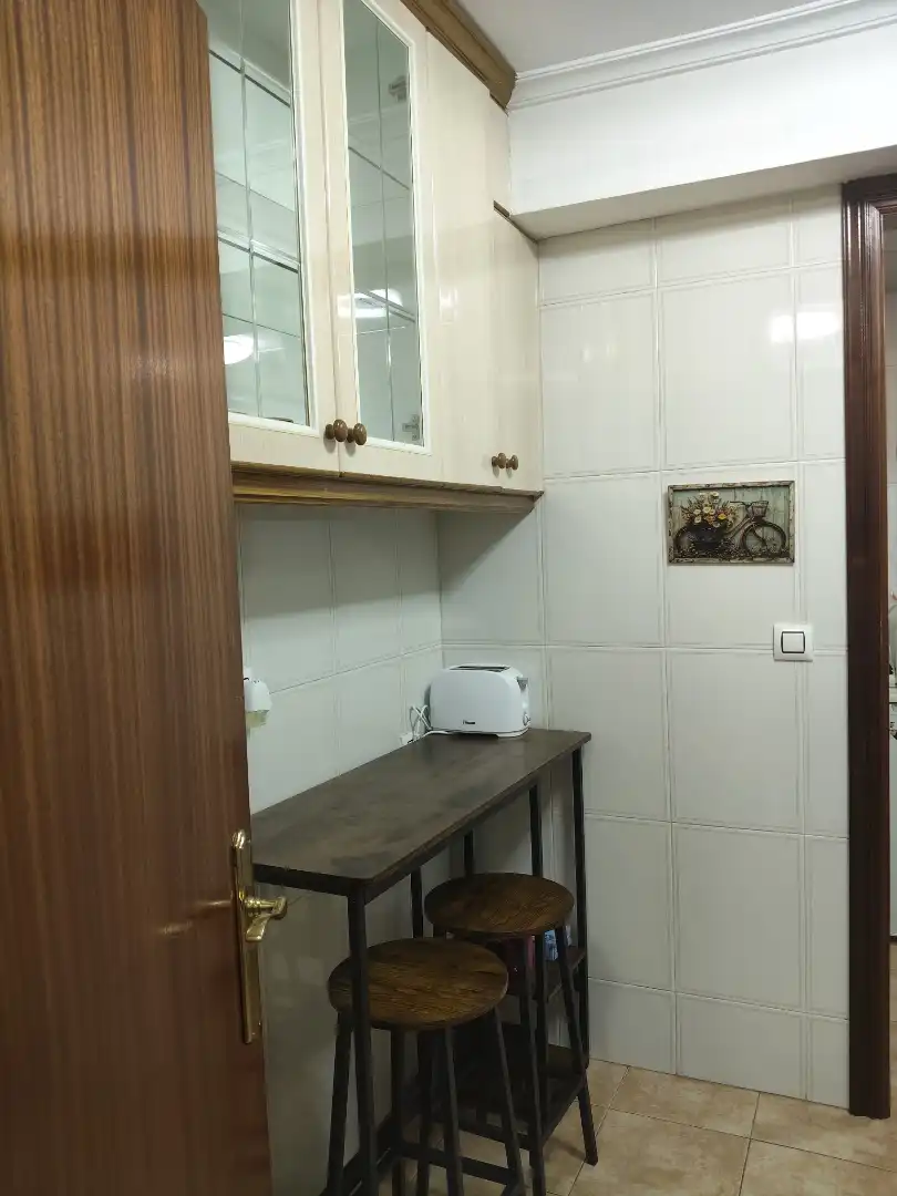 Room in Rúa do Conde de Torrecedeira, 19, Berbés - Peritos