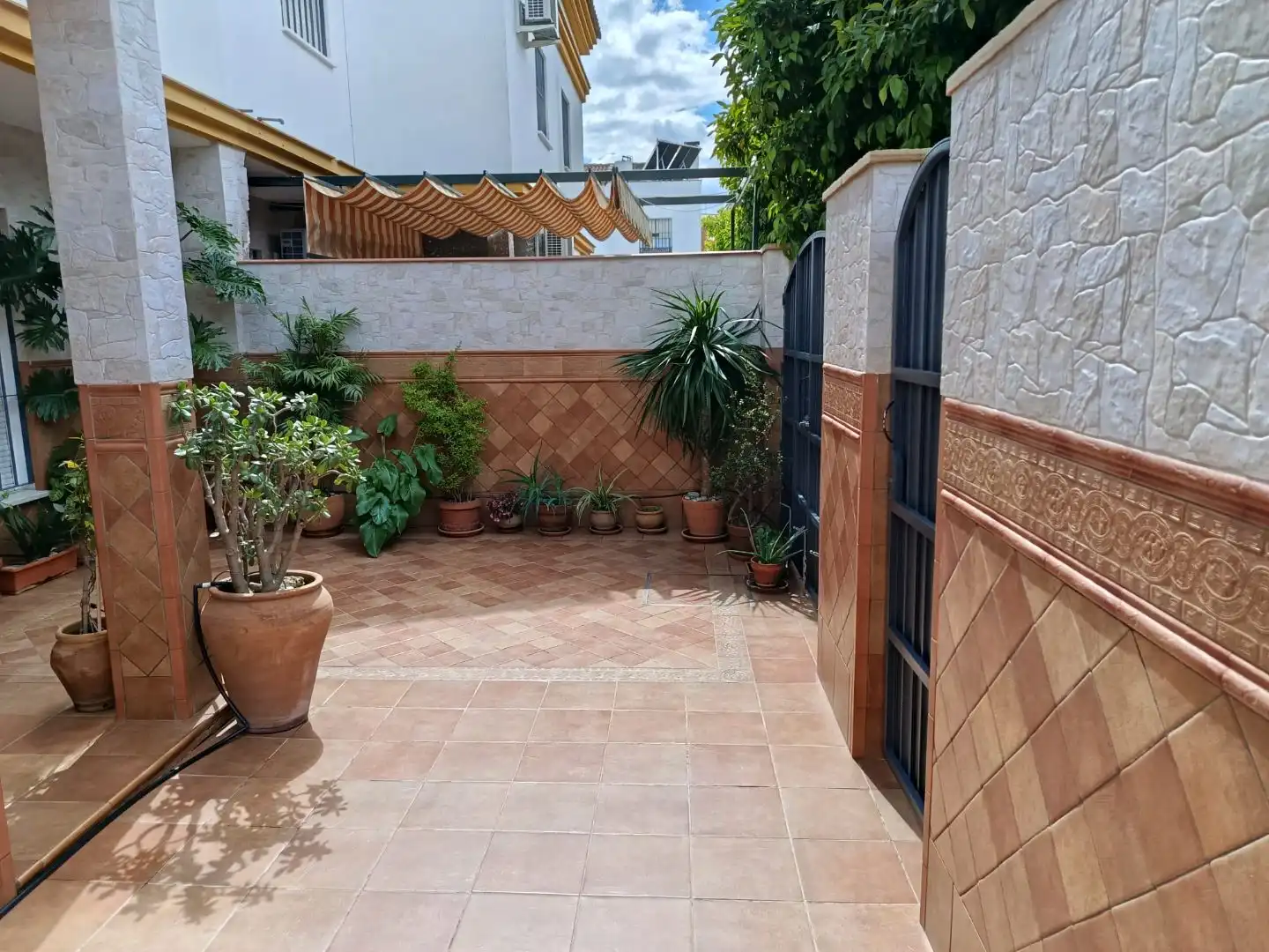 Casa adosada en venta en Calle Constantino Ponce de la Fuente, 41, Sevilla Capital Terraza de Casa adosada en venta en Sevilla Capital con Aire acondicionado y Terraza