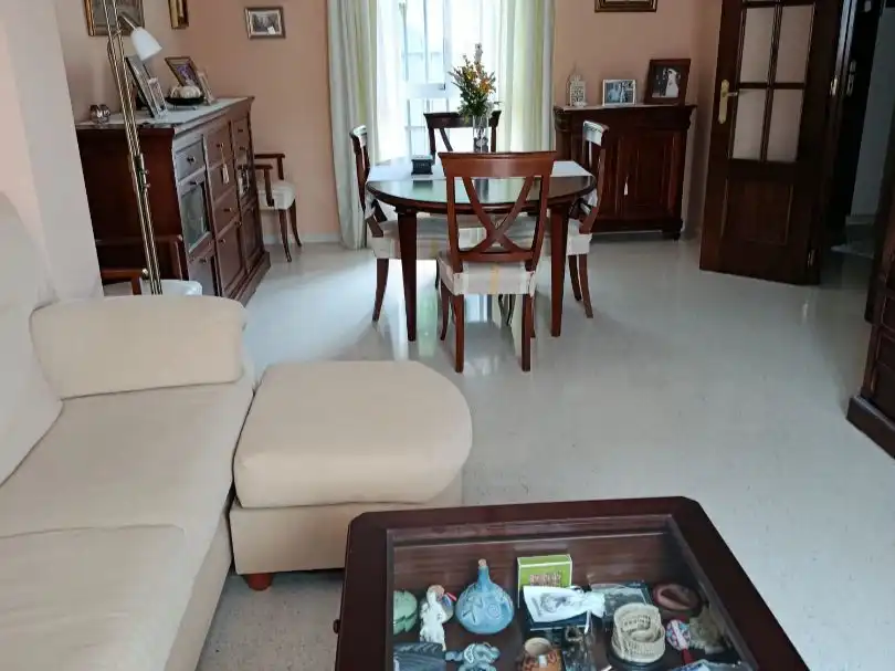 Casa adosada en venta en Calle Constantino Ponce de la Fuente, 41, Sevilla Capital Sala de estar de Casa adosada en venta en Sevilla Capital con Aire acondicionado y Terraza