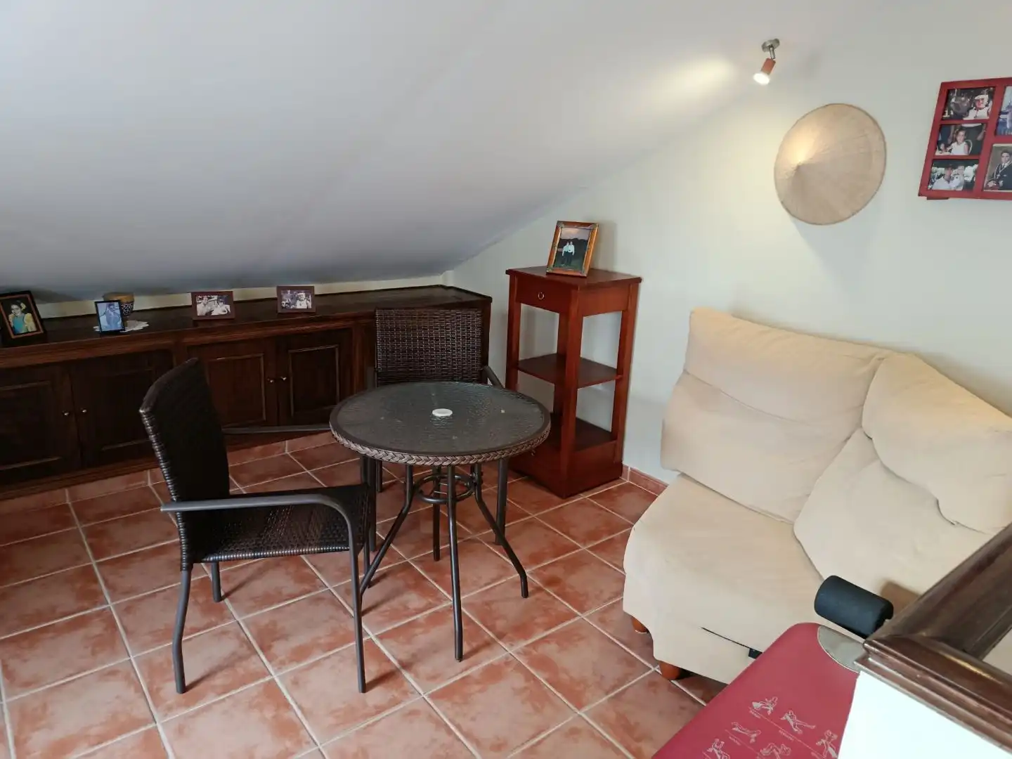 Casa adosada en venta en Calle Constantino Ponce de la Fuente, 41, Sevilla Capital Sala de estar de Casa adosada en venta en Sevilla Capital con Aire acondicionado y Terraza