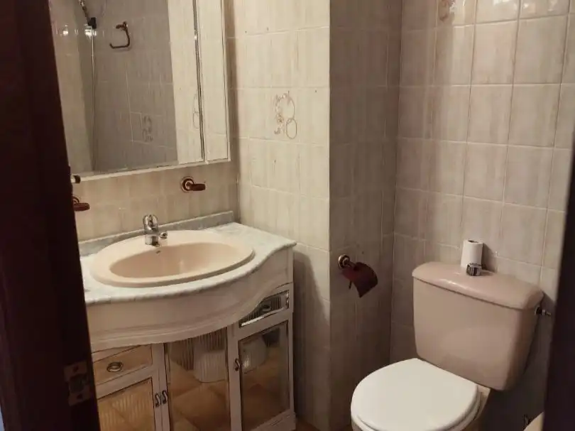 Flat for rent in Calle de Ámsterdam, 10, La Almozara Bathroom of Flat for rent in Zaragoza with Air Conditioner, Heating and Terrace