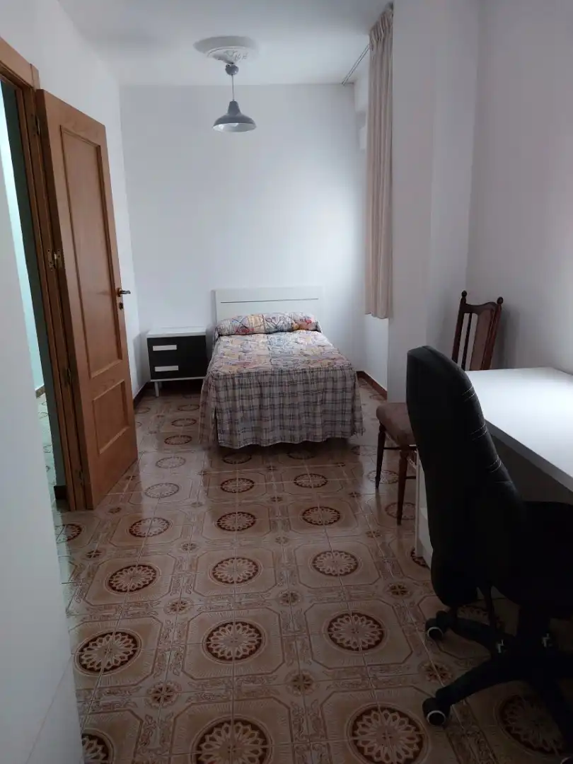 Habitación en Calle Andrés Segovia, 11, Avda de Madrid - Pº de la Estación Habitación en Calle Andrés Segovia, 11, Avda de Madrid - Pº de la Estación