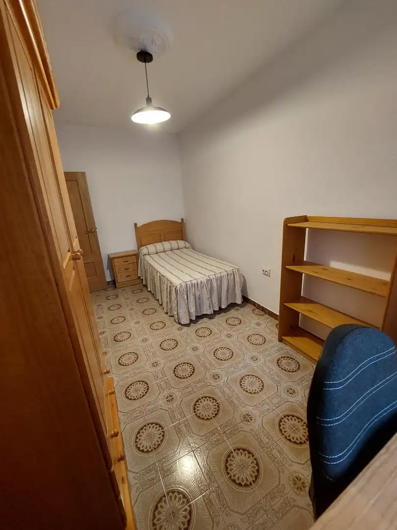 Habitación en Calle Andrés Segovia, 11, Avda de Madrid - Pº de la Estación Habitación en Calle Andrés Segovia, 11, Avda de Madrid - Pº de la Estación