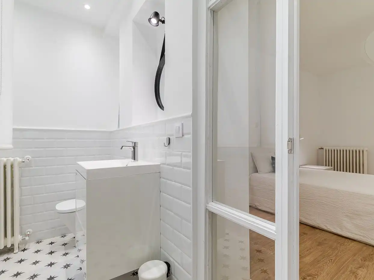 Piso de alquiler en Paseo de San Francisco de Sales, 11, Vallehermoso Baño de Piso de alquiler en Madrid con Aire acondicionado, Calefacción y Parquet