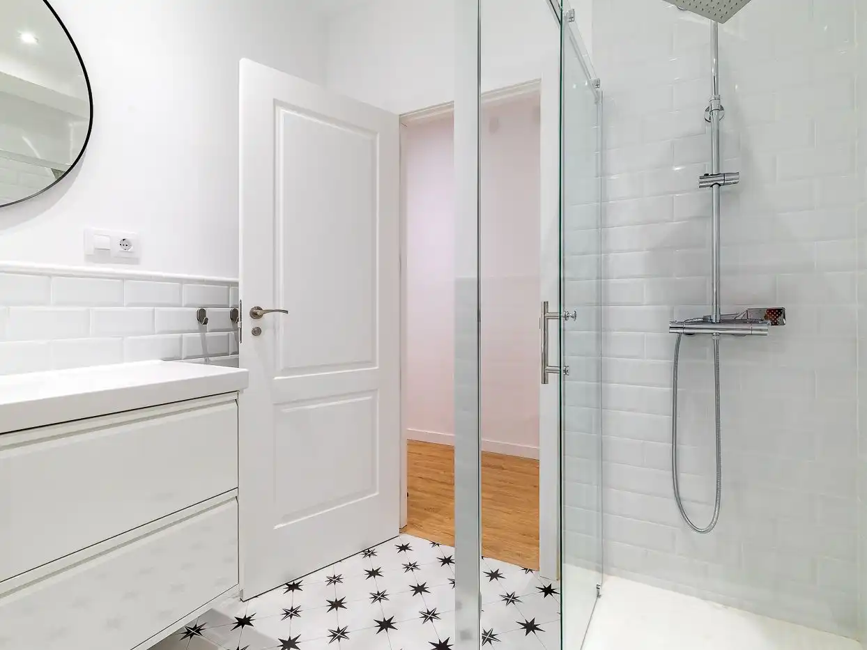 Piso de alquiler en Paseo de San Francisco de Sales, 11, Vallehermoso Baño de Piso de alquiler en Madrid con Aire acondicionado, Calefacción y Parquet