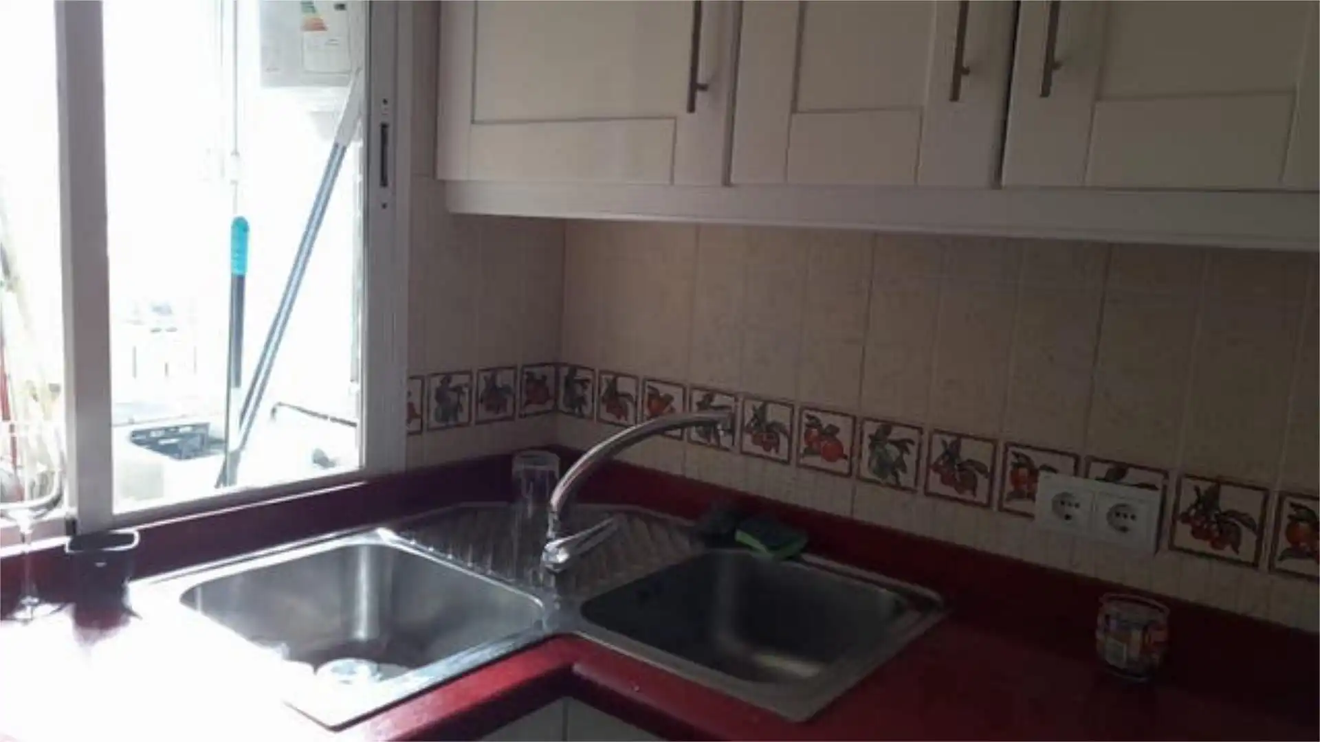 Pis de lloguer a Ciudad Jardín - Zoco Cuina de Pis de lloguer en Córdoba amb Calefacció, Terrassa i Moblat