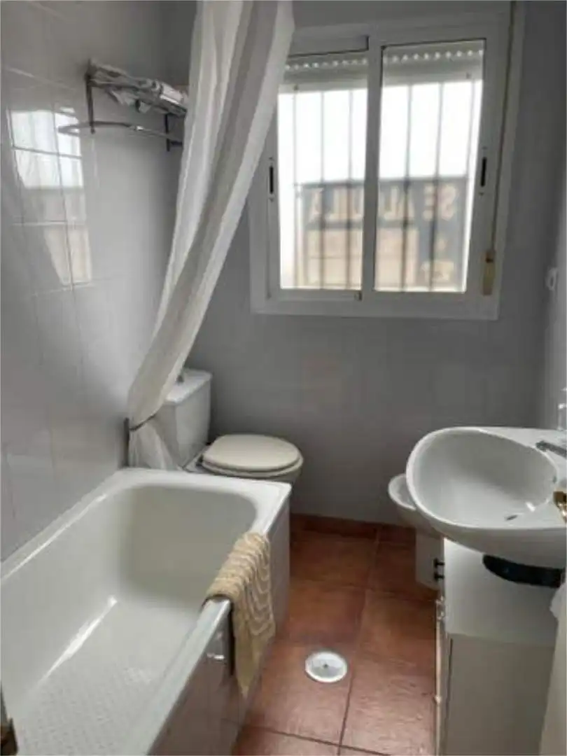 Casa o chalet de alquiler en Bahia Luz - La Forestal Baño de Casa o chalet de alquiler en Rota con Calefacción, Jardín privado y Terraza