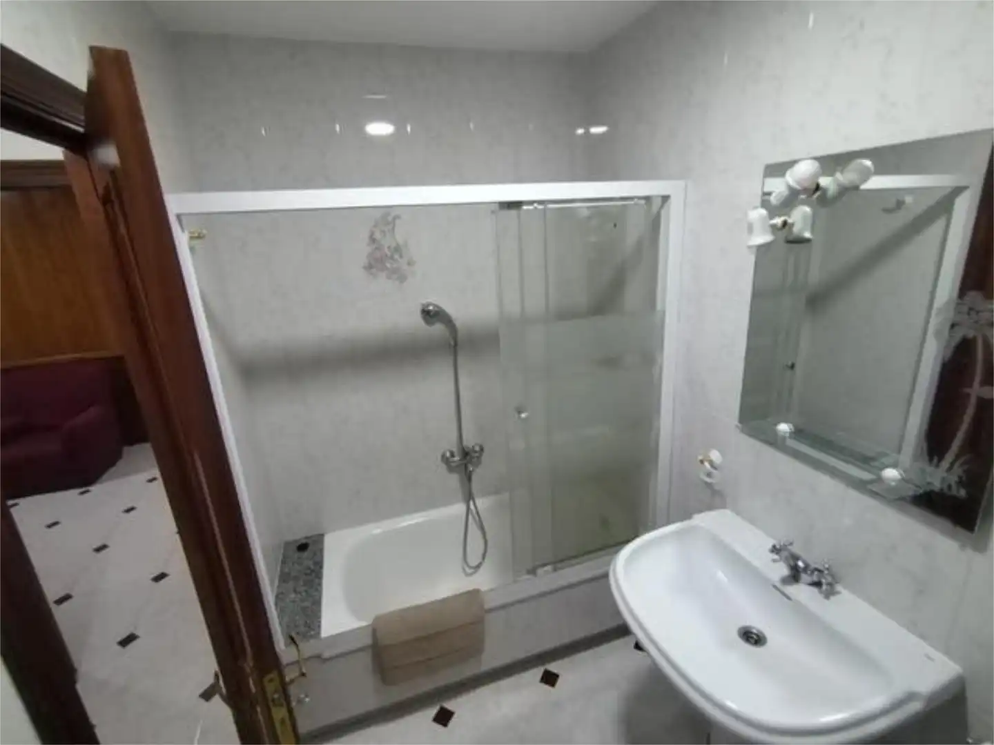 Flat for rent in Campus Norte - San Caetano Bathroom of Flat for rent in Santiago de Compostela with Heating and Furnished