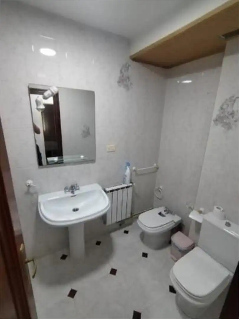 Flat for rent in Campus Norte - San Caetano Bathroom of Flat for rent in Santiago de Compostela with Heating and Furnished