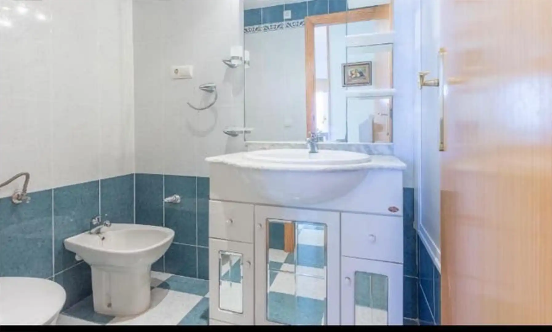Bany de Apartament de lloguer en Oropesa del Mar / Orpesa amb Jardí privat, Terrassa i Piscina