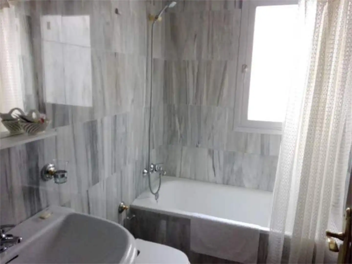 Flat for rent in Alcalá la Real Bathroom of Flat for rent in Alcalá la Real with Heating, Terrace and Storage room