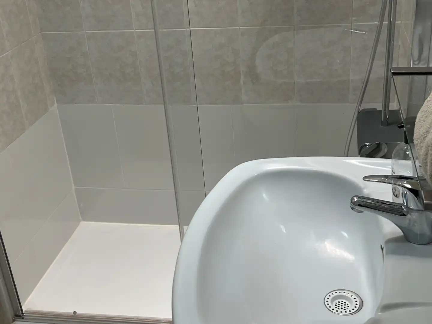 Casa adosada de alquiler en Avenida Tour Op Startour, 1, Maspalomas - Meloneras Baño de Casa adosada de alquiler en San Bartolomé de Tirajana con Jardín privado, Terraza y Piscina