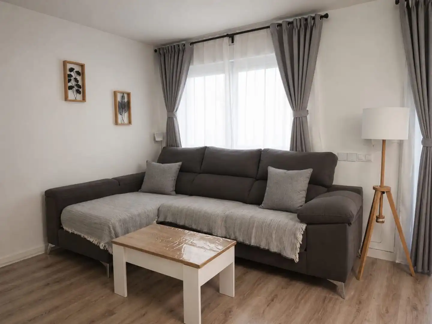 Casa adosada en venta en Calle Peña del Arcipreste, 5, Villalbilla pueblo Sala de estar de Casa adosada en venta en Villalbilla con Aire acondicionado, Calefacción y Jardín privado