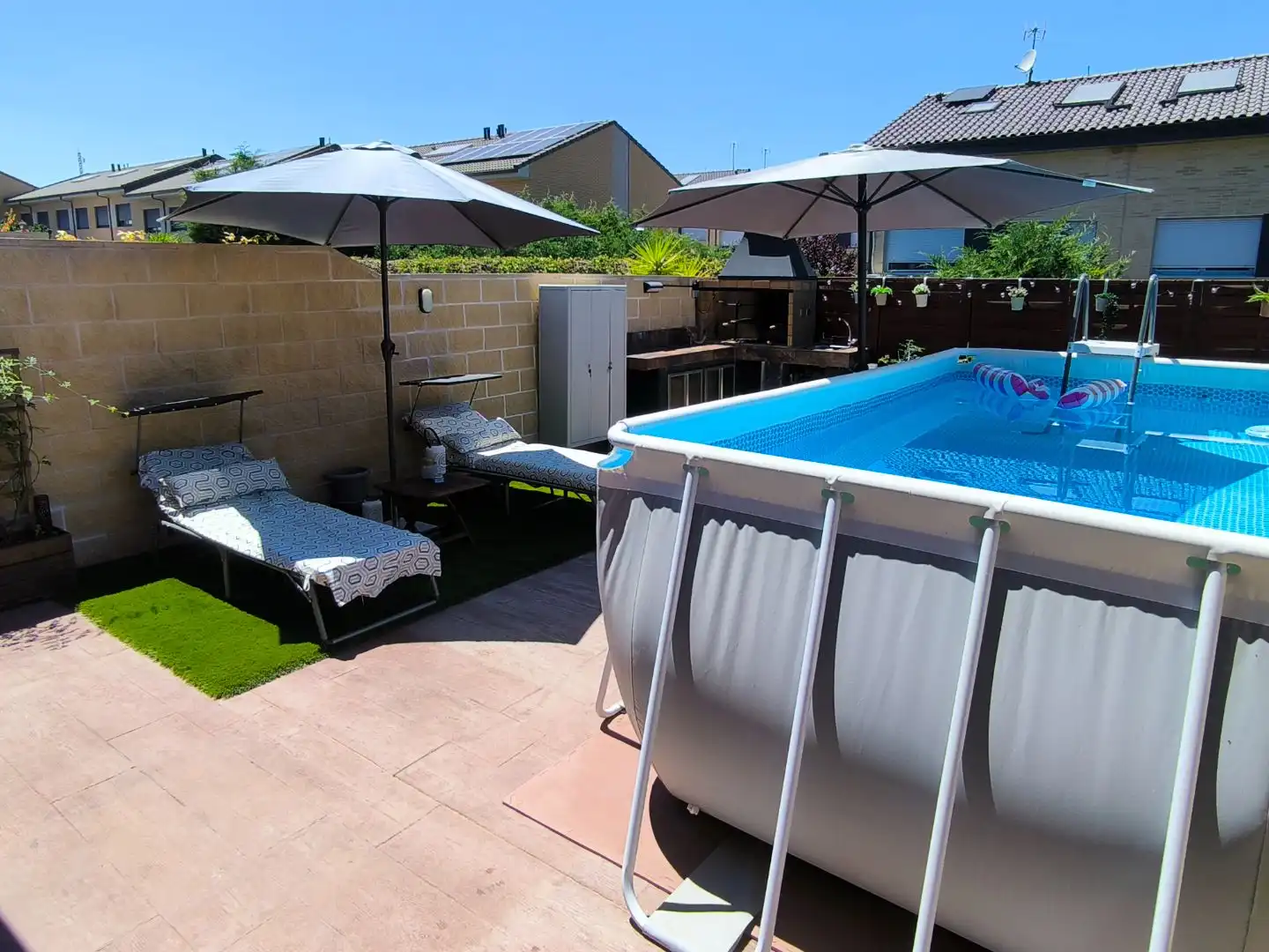 Casa adosada en venta en Calle Peña del Arcipreste, 5, Villalbilla pueblo Piscina de Casa adosada en venta en Villalbilla con Aire acondicionado, Calefacción y Jardín privado