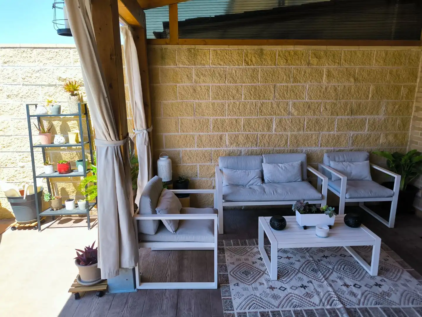 Casa adosada en venta en Calle Peña del Arcipreste, 5, Villalbilla pueblo Terraza de Casa adosada en venta en Villalbilla con Aire acondicionado, Calefacción y Jardín privado