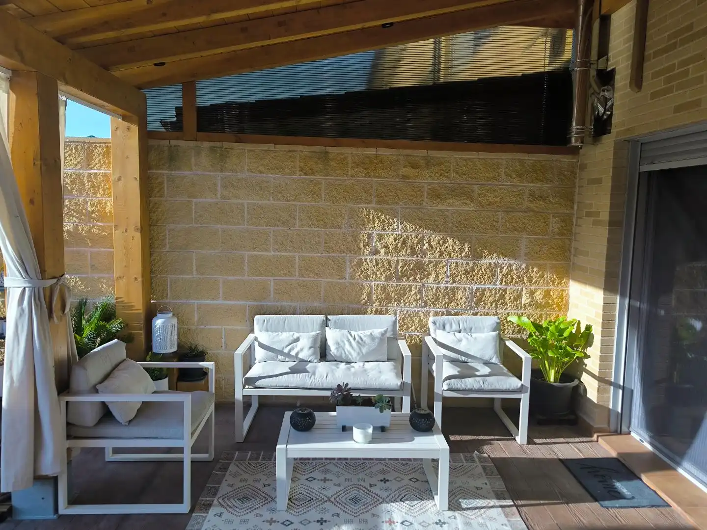 Casa adosada en venta en Calle Peña del Arcipreste, 5, Villalbilla pueblo Terraza de Casa adosada en venta en Villalbilla con Aire acondicionado, Calefacción y Jardín privado
