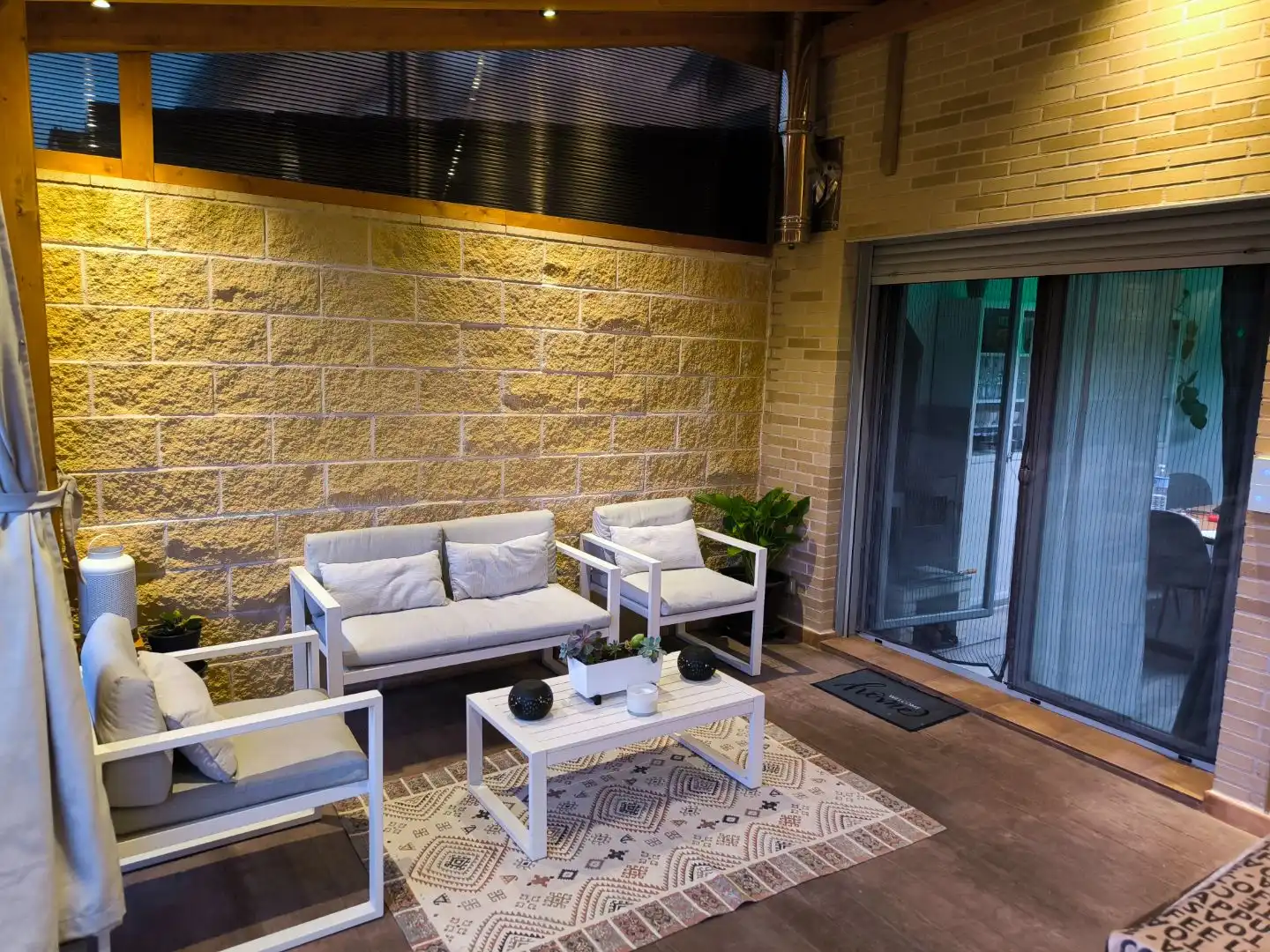 Casa adosada en venta en Calle Peña del Arcipreste, 5, Villalbilla pueblo Terraza de Casa adosada en venta en Villalbilla con Aire acondicionado, Calefacción y Jardín privado