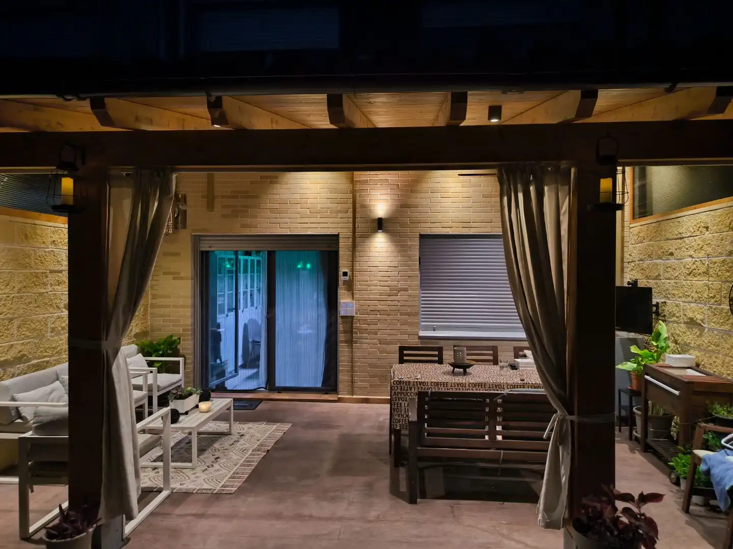 Casa adosada en venta en Calle Peña del Arcipreste, 5, Villalbilla pueblo Terraza de Casa adosada en venta en Villalbilla con Aire acondicionado, Calefacción y Jardín privado