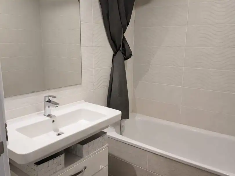 Casa adosada en venta en Calle Peña del Arcipreste, 5, Villalbilla pueblo Baño de Casa adosada en venta en Villalbilla con Aire acondicionado, Calefacción y Jardín privado