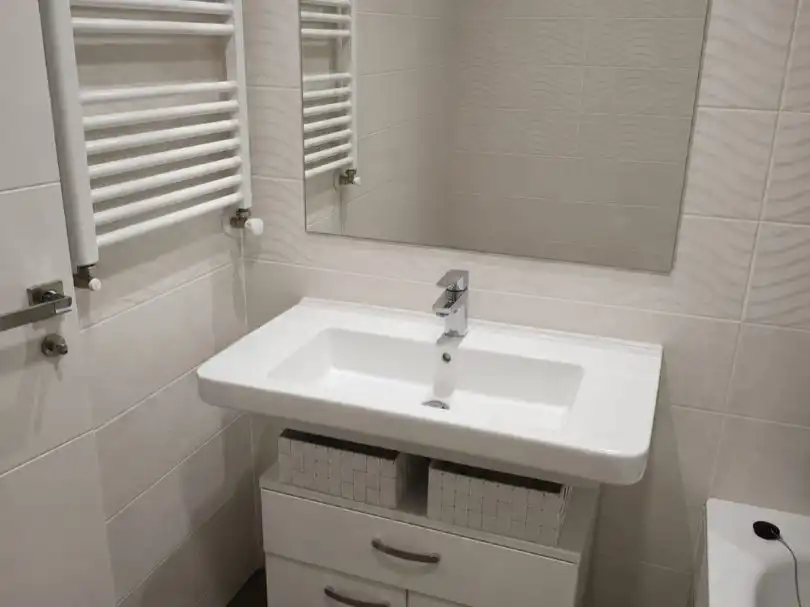 Casa adosada en venta en Calle Peña del Arcipreste, 5, Villalbilla pueblo Baño de Casa adosada en venta en Villalbilla con Aire acondicionado, Calefacción y Jardín privado