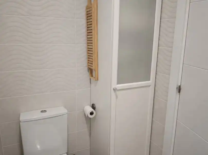 Casa adosada en venta en Calle Peña del Arcipreste, 5, Villalbilla pueblo Baño de Casa adosada en venta en Villalbilla con Aire acondicionado, Calefacción y Jardín privado