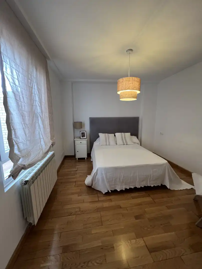 Wohnung zum Verkauf in Calle Faustina Álvarez García, 9, La Lastra Schlafzimmer von Wohnung zum Verkauf in León Capital mit Terrasse und Balkon